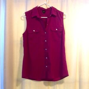 🎉4 for $20 Lee Magenta Tank, size Medium